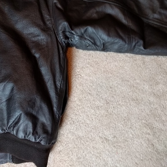 Vintage leather jacket - Picture 4 of 8